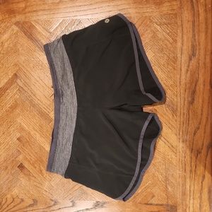 Lululemon size 6 shorts